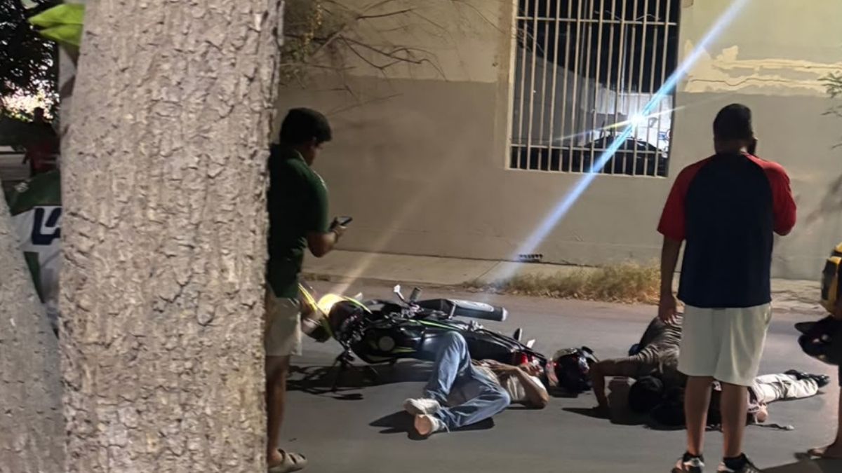 Según explicaron los afectados, el hundimiento se originó por un colector colapsado.