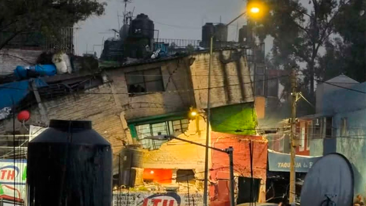 Fuga de gas LP provoca explosión en puesto de tacos de la Álvaro Obregón; hay dos muertos