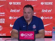 Gabriel Milito exige cabeza fría en Chivas para encarar el Clásico Nacional.