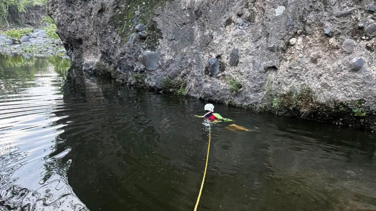 El Hervidero es un balneario natural localizado en la comunidad de Puerta de Anzar, al sur de Colima