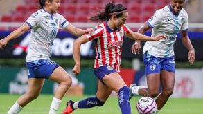 Después de un primer tiempo de terror, Chivas pudo acercarse en el marcador | Chivas Femenil vía Instagram