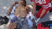 Tras la colisión, los tres ocupantes salieron proyectados por los aires y cayeron estrepitosamente sobre la cinta asfáltica.
