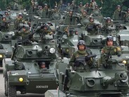 Desfile de la Independencia de México por parte de elementos del Ejército Nacional, Fuerza Aérea y Guardia Nacional.