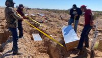 Las fosas fueron encontradas en el panteón San Rafael.| Especial