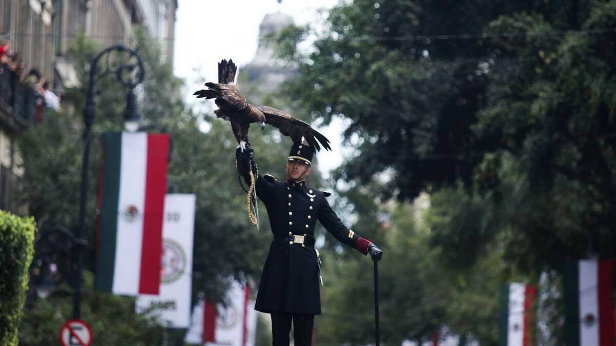 Heroico Colegio Militar forma parte del Desfile Cívico-Militar