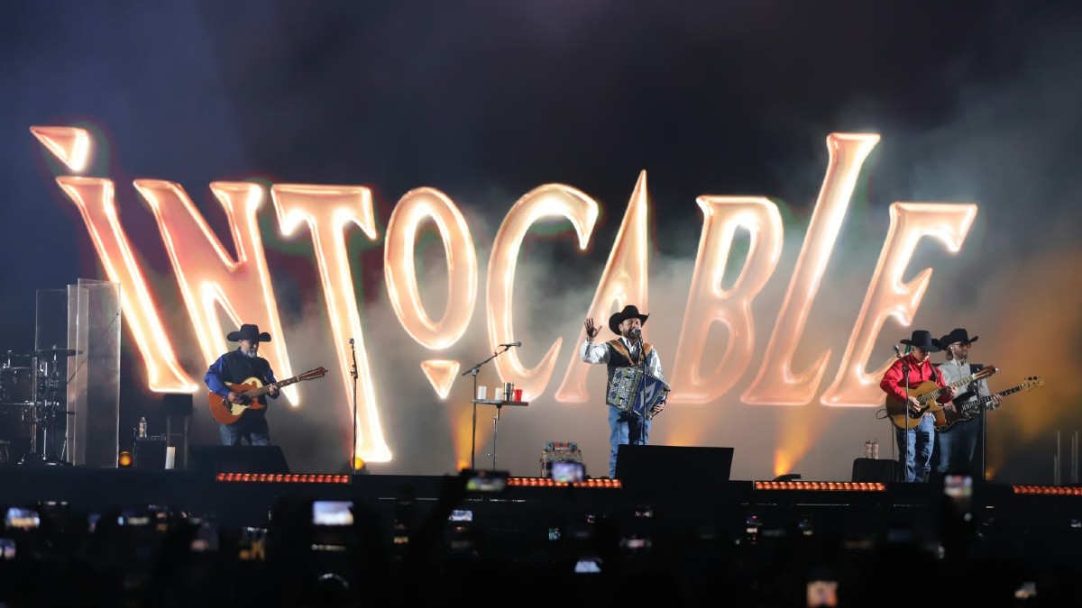 Inicia la presentación de Intocable en el Zócalo CdMx. | Javier Ríos