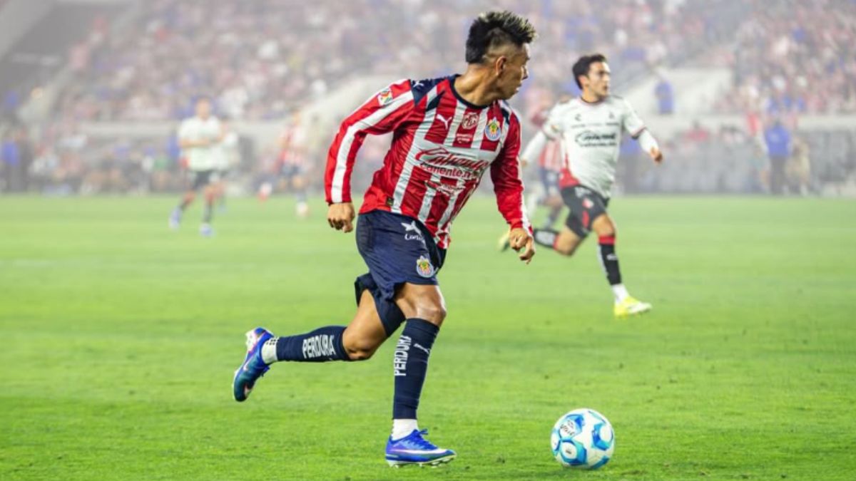 Desde su llegada decidió tomar el número 10 de las Chivas para demostrar de lo que está hecho