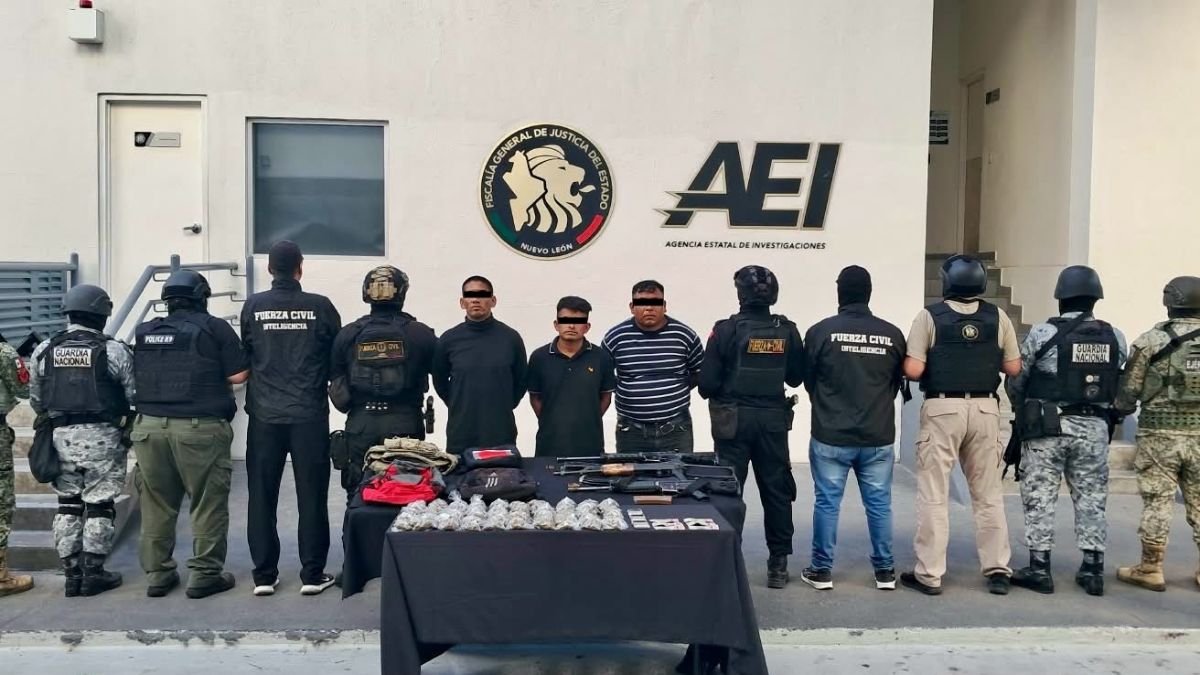 A los sospechosos les aseguraron diverso material bélico, drogas y otros implementos.