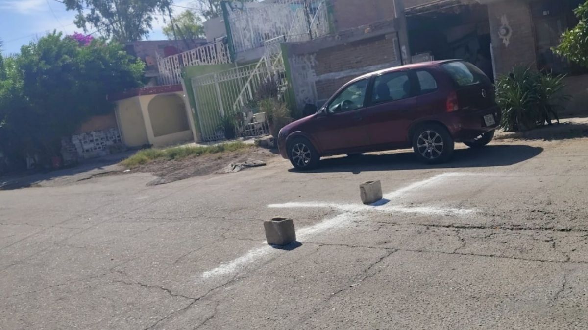 Las autoridades ministeriales continúan con las diligencias para esclarecer el móvil del crimen y determinar las circunstancias exactas del deceso.