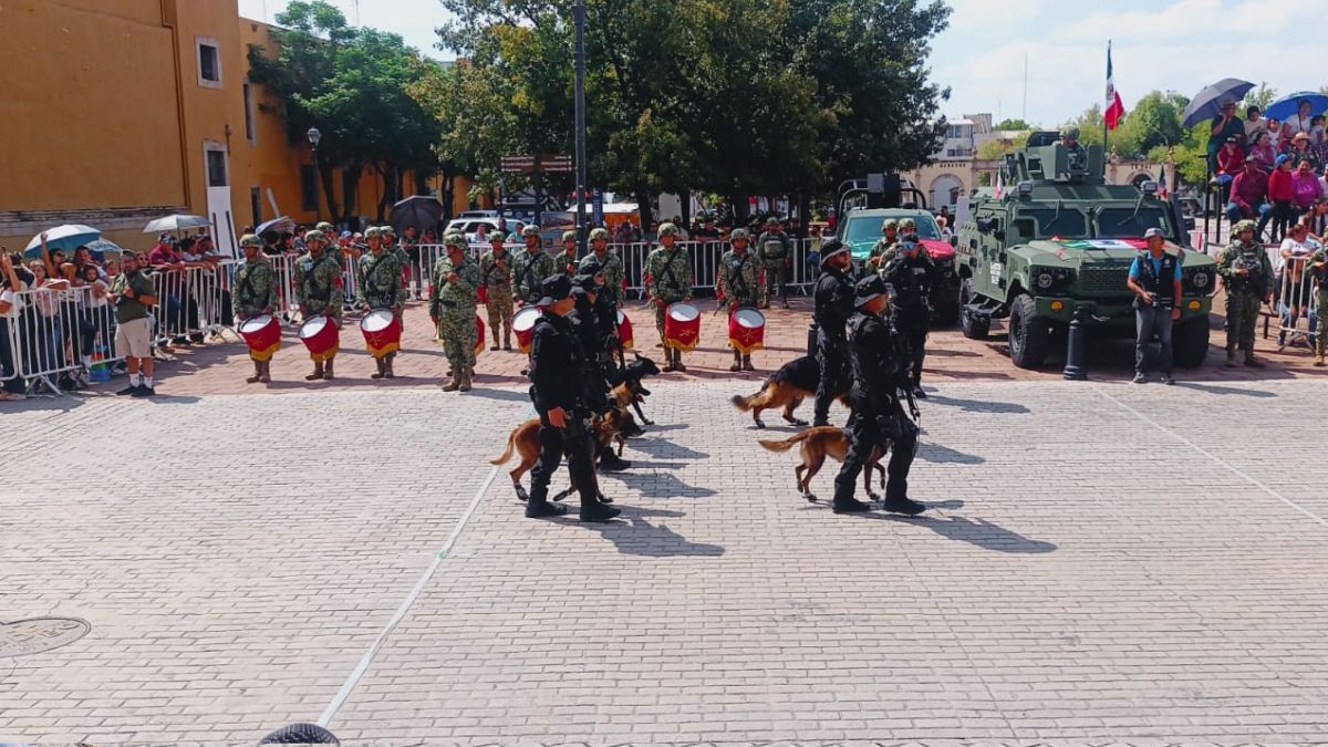 El contingente incluyó a 450 elementos del Ejército Mexicano, 220 de la Guardia Nacional y 39 vehículos militares.
