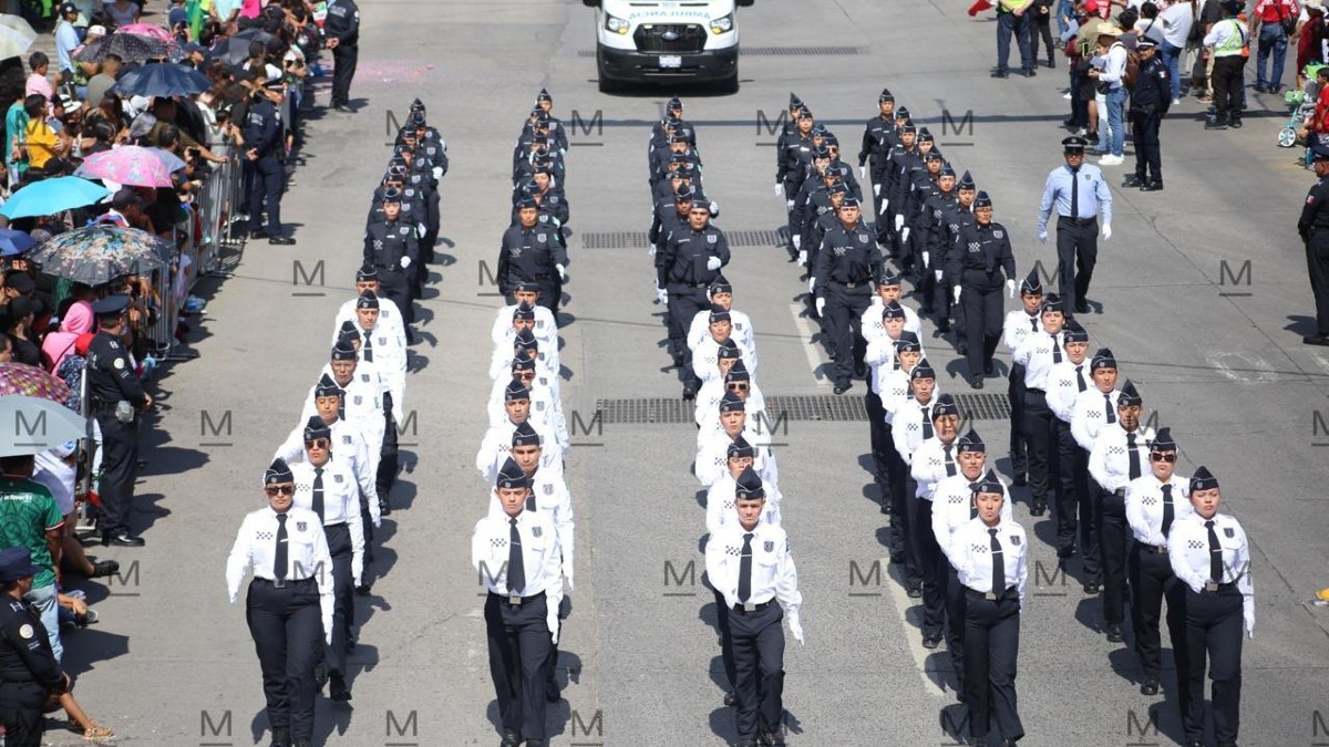 El desfile comenzó en el Parque Hidalgo y concluyó en el Distrito León Mx.