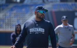 El expelotero asumió la dirección del campamento invernal de los Fantasmas Grises con un grupo de 38 prospectos de primera firma en el Walmart Park.