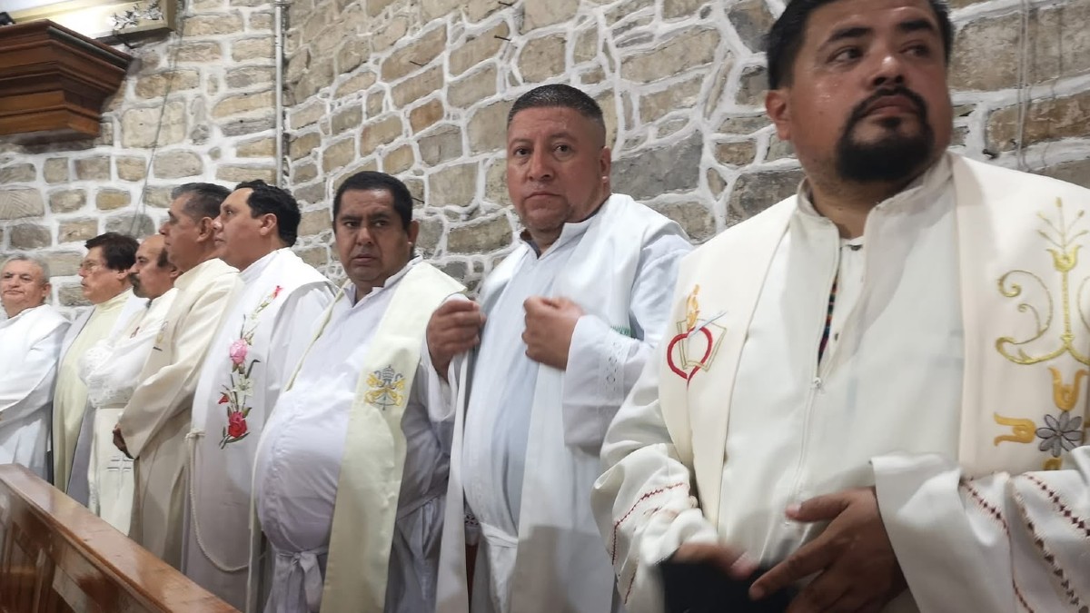 Hallan sin vida al sacerdote Román De La Cruz en Lolotla, Hidalgo.
