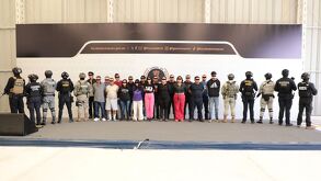 Caen 18 tras captura de 'El Señor de la T' entre ellos el director de seguridad de Angamacutiro, Michoacán. | FGE Michoacán Vía Facebook.