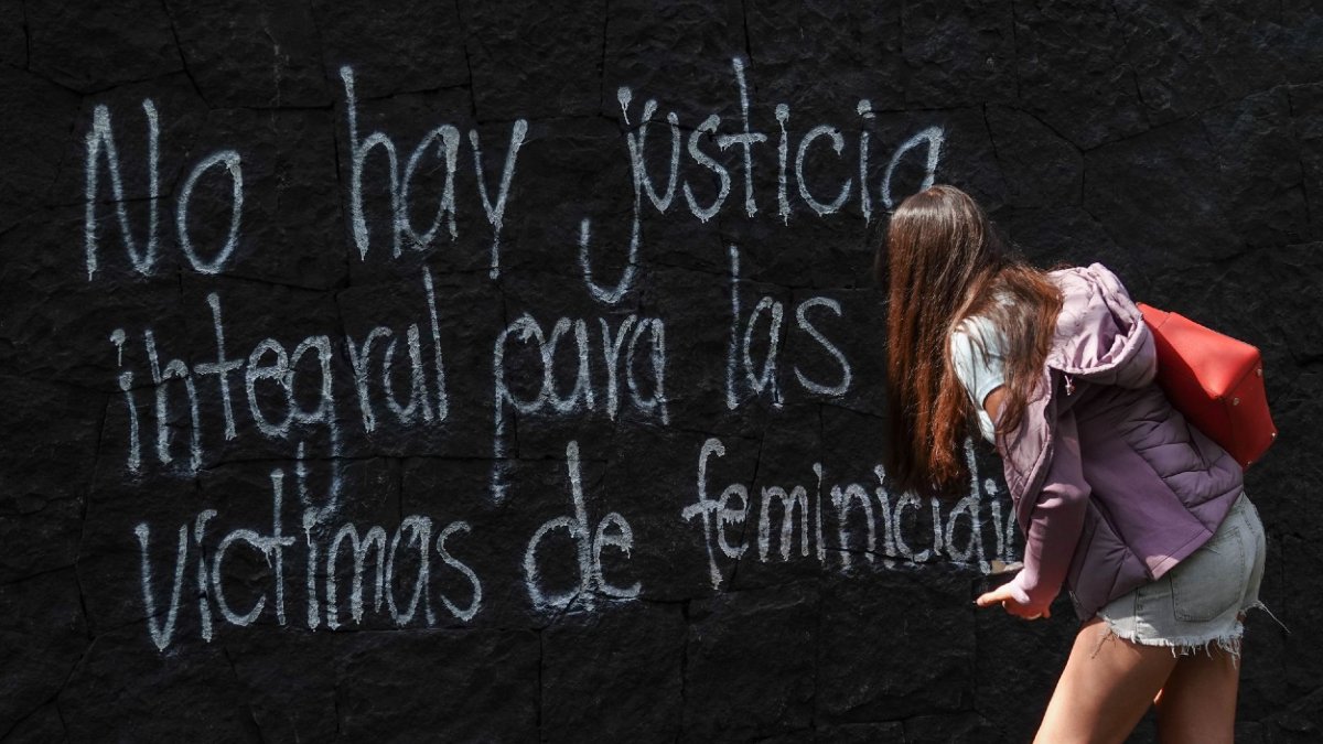 Diversos colectivos de la comunidad trans, encabezados por Kenya Cuevas, se manifestaron para exigir justicia por Paola Buenrostro| Rogelio Morales