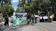 Los estudiantes bloquearon el acceso al centro universitario de la UDG.