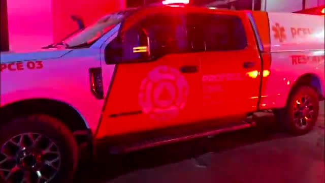 Incendio en vivienda abandonada moviliza a bomberos en Monterrey