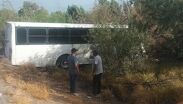 El operador de un camión de transporte de personal con número económico 301 chocó contra una camioneta Chevrolet Equinox
