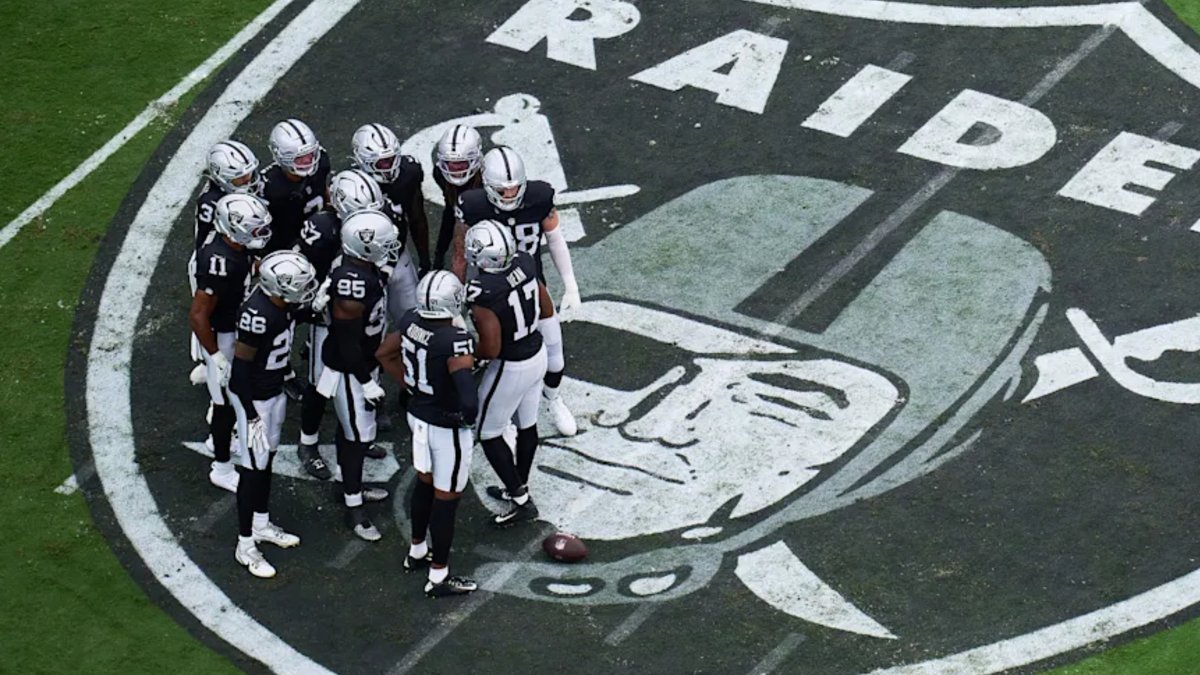 Raiders vencieron por marcador de 27-13 a los Dolphins de Miami.