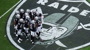 Raiders vencieron por marcador de 27-13 a los Dolphins de Miami.