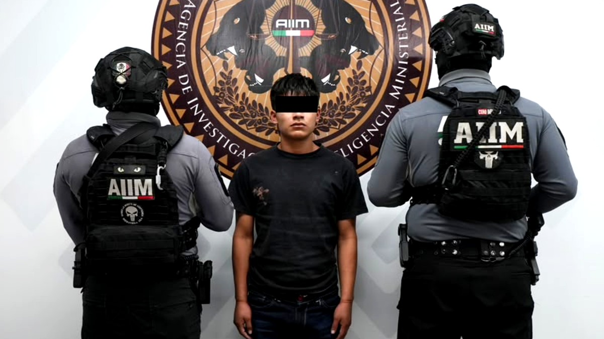 Rogelio, de 18 años de edad, fue captado ingiriendo bebidas alcohólicas y discutiendo con su pareja antes del crimen / Fiscalía de Chiapas