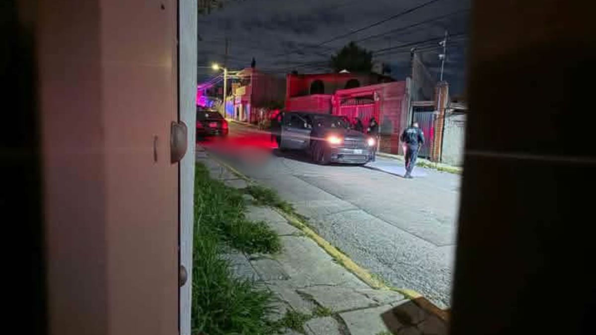 Las tres víctimas viajaban en una camioneta cuando fueron baleadas en calles de Tultepec, Edomex.