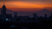 Amanecer en Ciudad de México durante el otoño