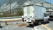 Camioneta vuelca en Morones Prieto tras perder el control. TD Vespertino Monterrey, 18 de septiembre 2026