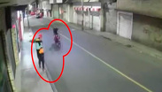 Captan a dos jóvenes robando una motocicleta en 32 segundos en Iztapalapa