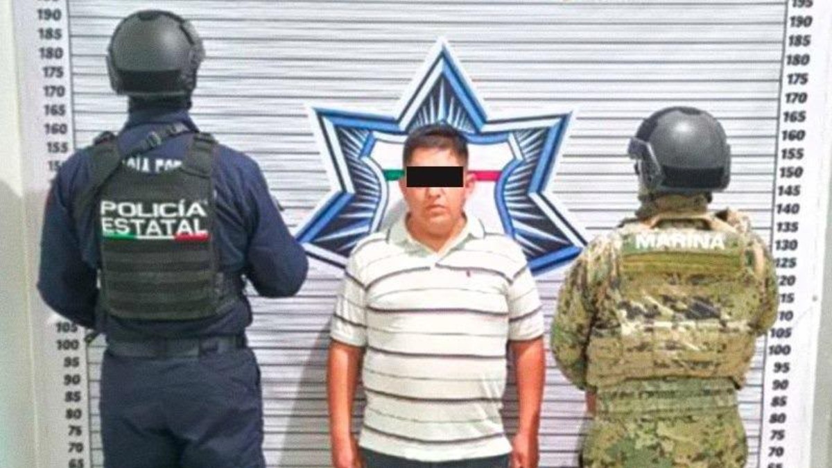 En su captura se le decomisó un vehículo utilizado como taxi, cartuchos útiles de uso exclusivo de las Fuerzas Armadas / Jesús Zavala