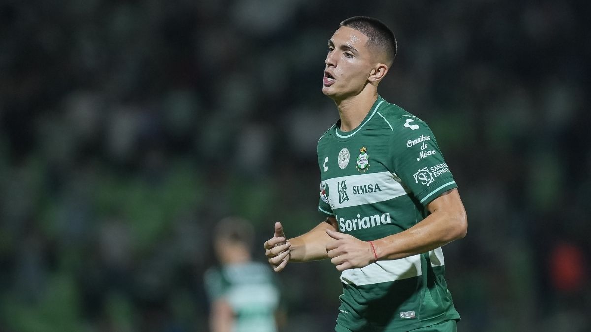 El mediocampista ha mantenido la titularidad absoluta al disputar los 8 partidos del actual certamen con el conjunto albiverde.