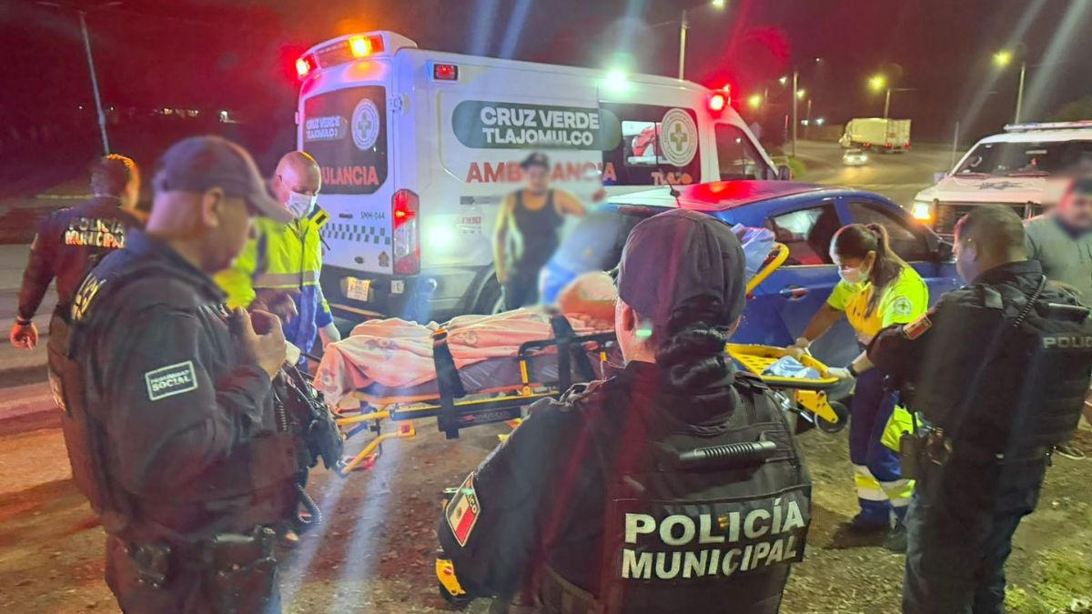 Policías de Tlajomulco auxilian nacimiento de una bebé dentro de un vehículo. | Policía de Tlajomulco de Zúñiga.
