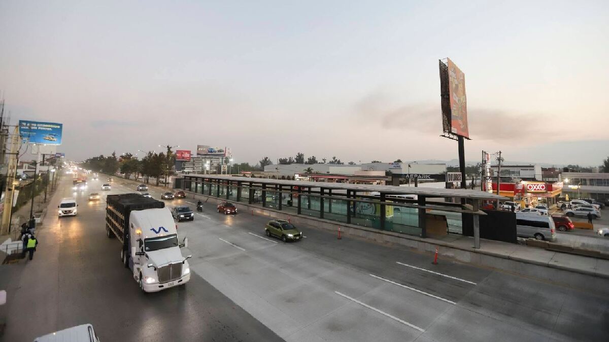 Vecinos señalan afectaciones a raíz de las obras en Carretera a Chapala. | Salvador Zamora