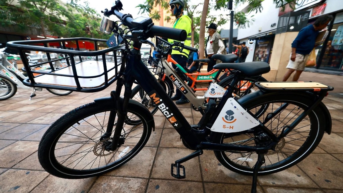 El acceso de bicicletas al Tren Ligero está sujeto a horarios específicos y a disposiciones establecidas | Gobierno de Guadalajara