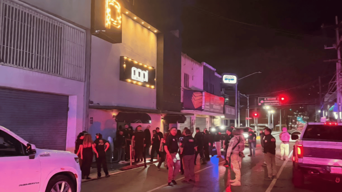 Operativos en antros de San Pedro y Monterrey