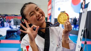 Cecilia Lee festejando su medalla de oro / @leececy