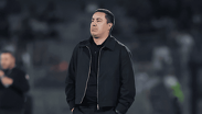 Efraín Juárez está pasando por un momento complicado en Europa.