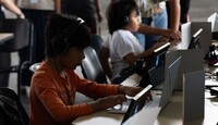 En México, los estudiantes  de menor nivel socioeconómico obtuvieron en promedio 376 puntos en Lectura.