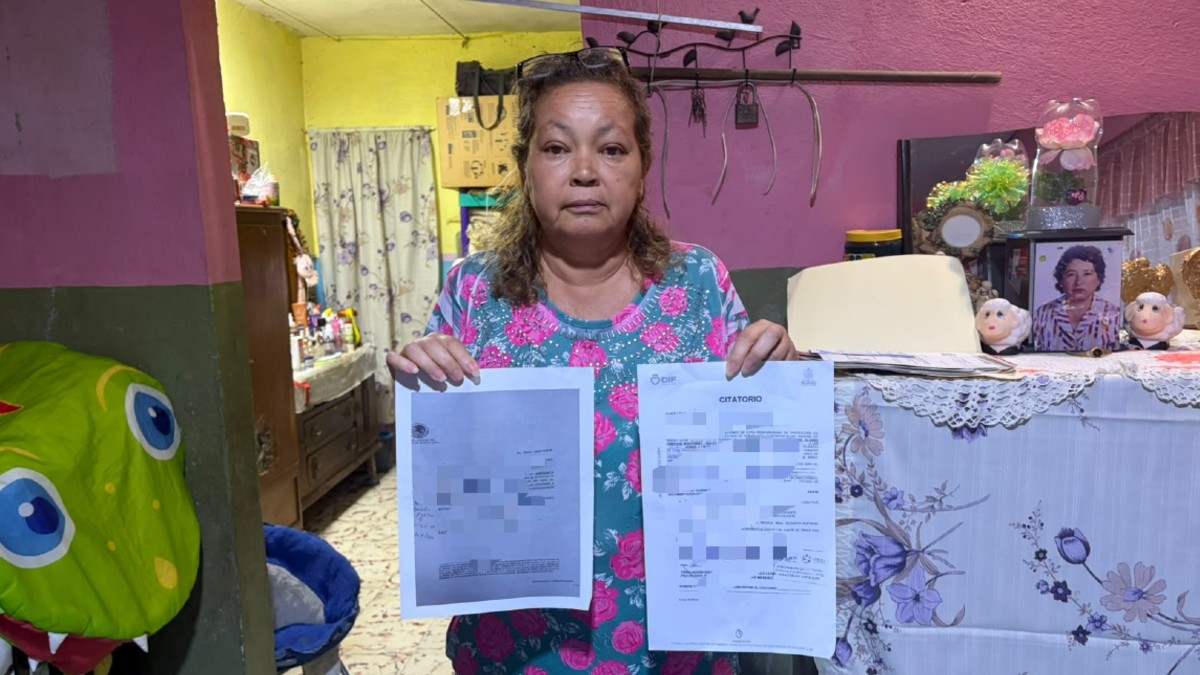 Aunque ella recuperó su libertad, asegura que su hijo continúa bajo resguardo de las autoridades.