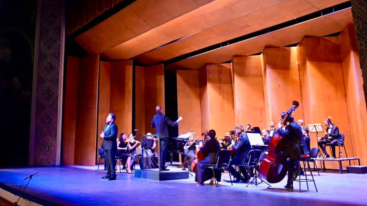 El repertorio incluye un arreglo clásico al piano de "Un mundo raro" y el dueto "Bésame mucho". | cortesía Bernardo Fierros