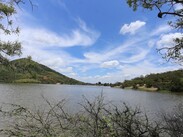 Cuerpos de emergencia en la presa de Duarte en León tras la muerte de un adolescente de 16 años.
