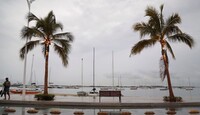 Habilitan más de 600 refugios en Guerrero y activan Plan Marina por huracán Polo.