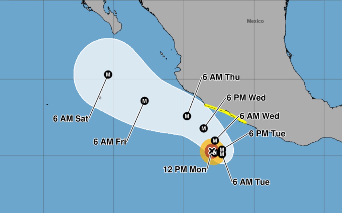 El huracán Polo podría continuar su curso hacia costas del Pacífico en México e intensificarse | National Hurricane Center Tropical Cyclone