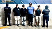 Los cuatro hombres quedaron a disposición de la autoridad correspondiente.