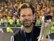 Mauricio Dohener, enlace directivo de Cemex con la institución de Tigres.
