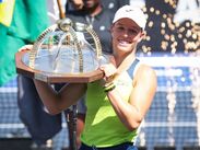 A sus pocos meses de haber debutado en el circuito profesional, Quevedo levantó el primer título de su carrera en el circuito WTA.