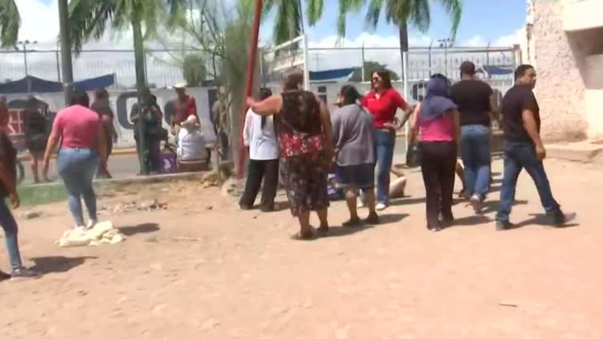 Mujeres se pelean durante manifestación en parque de Lerdo; patrulla ignoró el problema