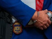 Pese a la nueva medida del ICE, jueces federales obligan a mantener visible el registro en recintos como Adelanto, California.