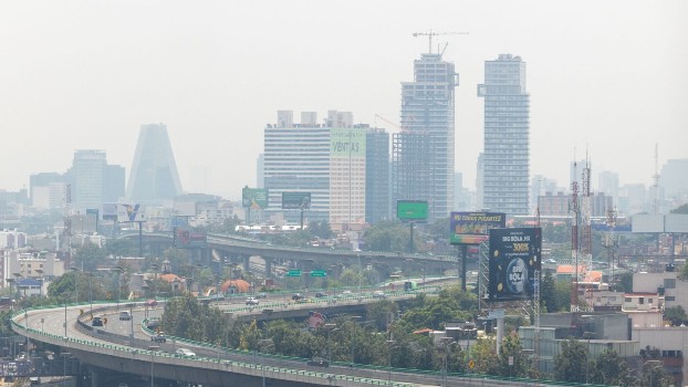 Cuida de los niños y los adultos mayores cuando hay una alta concentración de contaminantes en el aire.