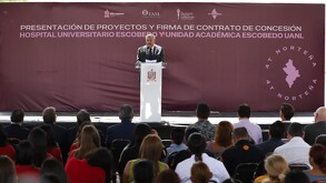Al evento de la sesión de terrenos acudió el rector de la Universidad Autónoma de Nuevo León, Santos Guzmán